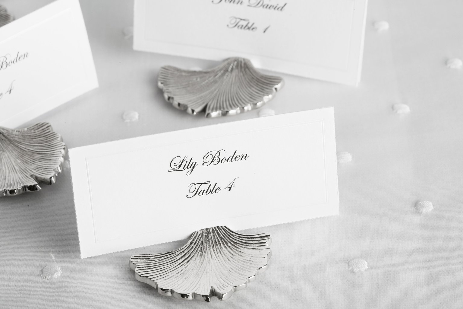 Place cards for wedding guests (close-up)